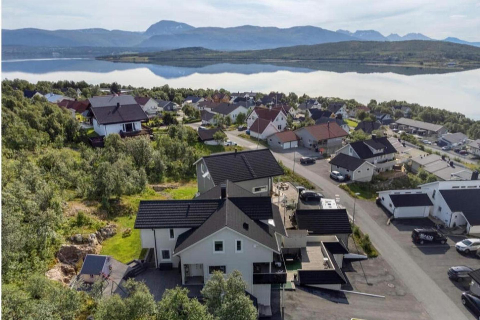 Big Luxury Euroraapartment In &free Parking Appartement Tromsø